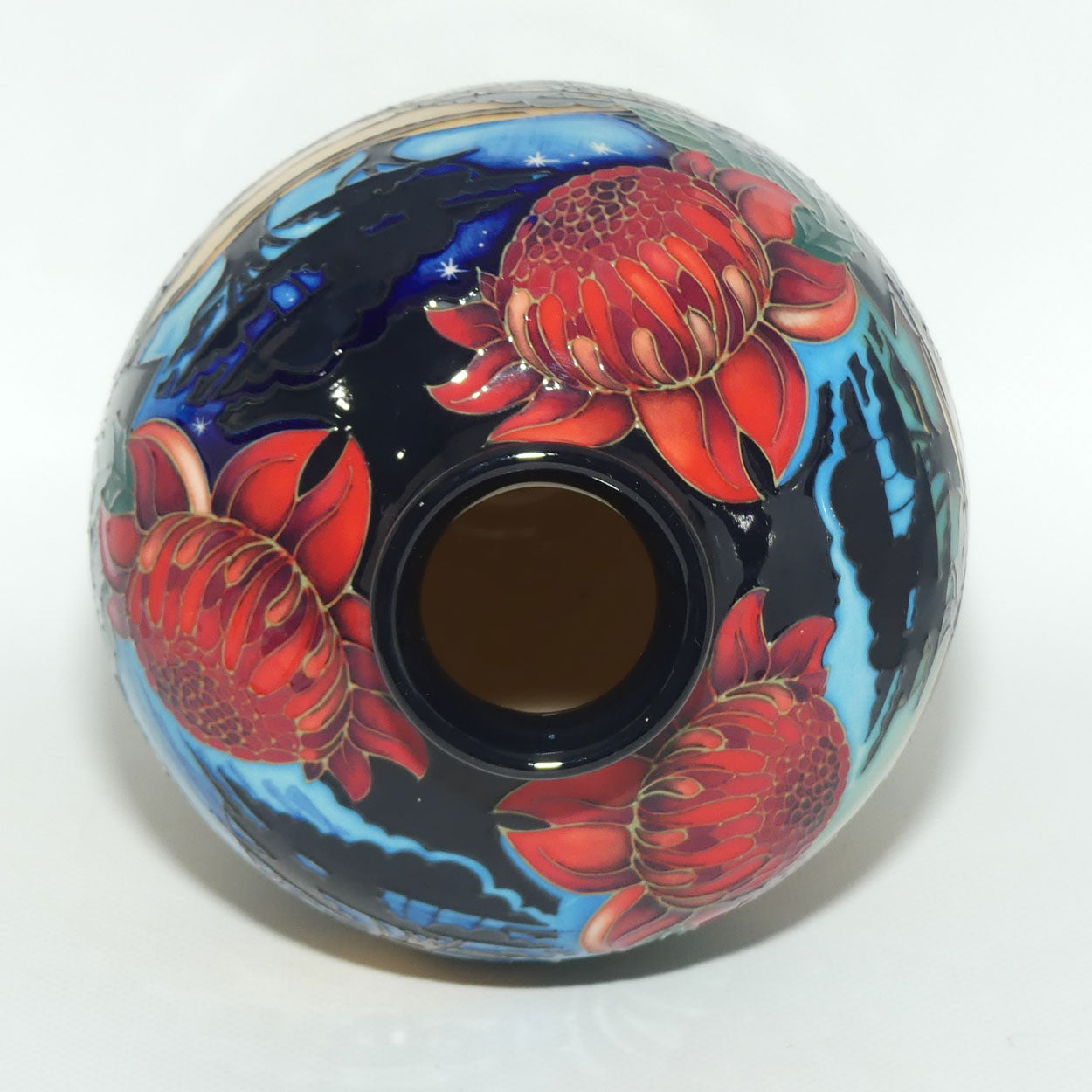 Moorcroft Blue Mountains Waratah vase | Shape 25/9 | TRIAL 15.3.2012 | #1