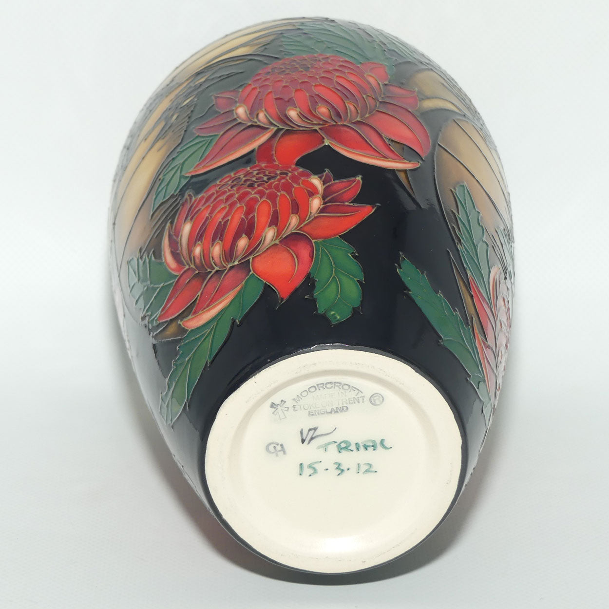 Moorcroft Blue Mountains Waratah vase | Shape 25/9 | TRIAL 15.3.2012 | #1