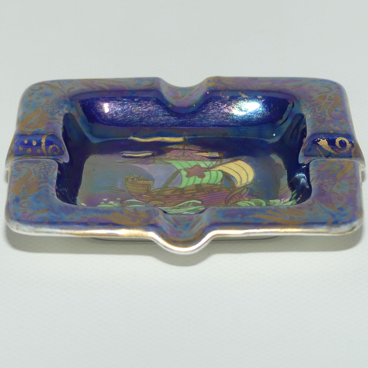 Maling ashtray | Lustre Galleon