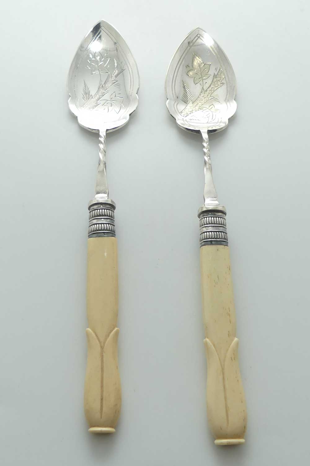 Boxed Silver Plated Edwardian era Bone Handled Berry Spoons set