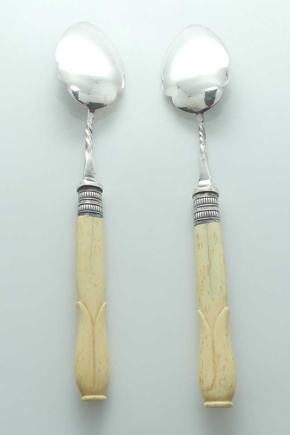 Boxed Silver Plated Edwardian era Bone Handled Berry Spoons set