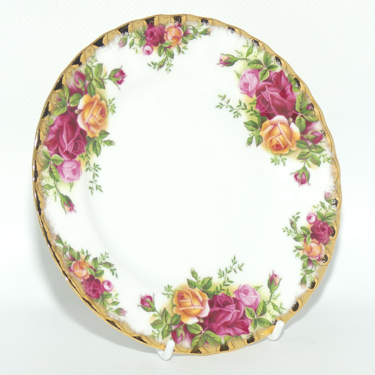 Royal Albert Bone China England Old Country Roses Plate | 16cm diameter |© 1962 Royal Albert Ltd backstamp