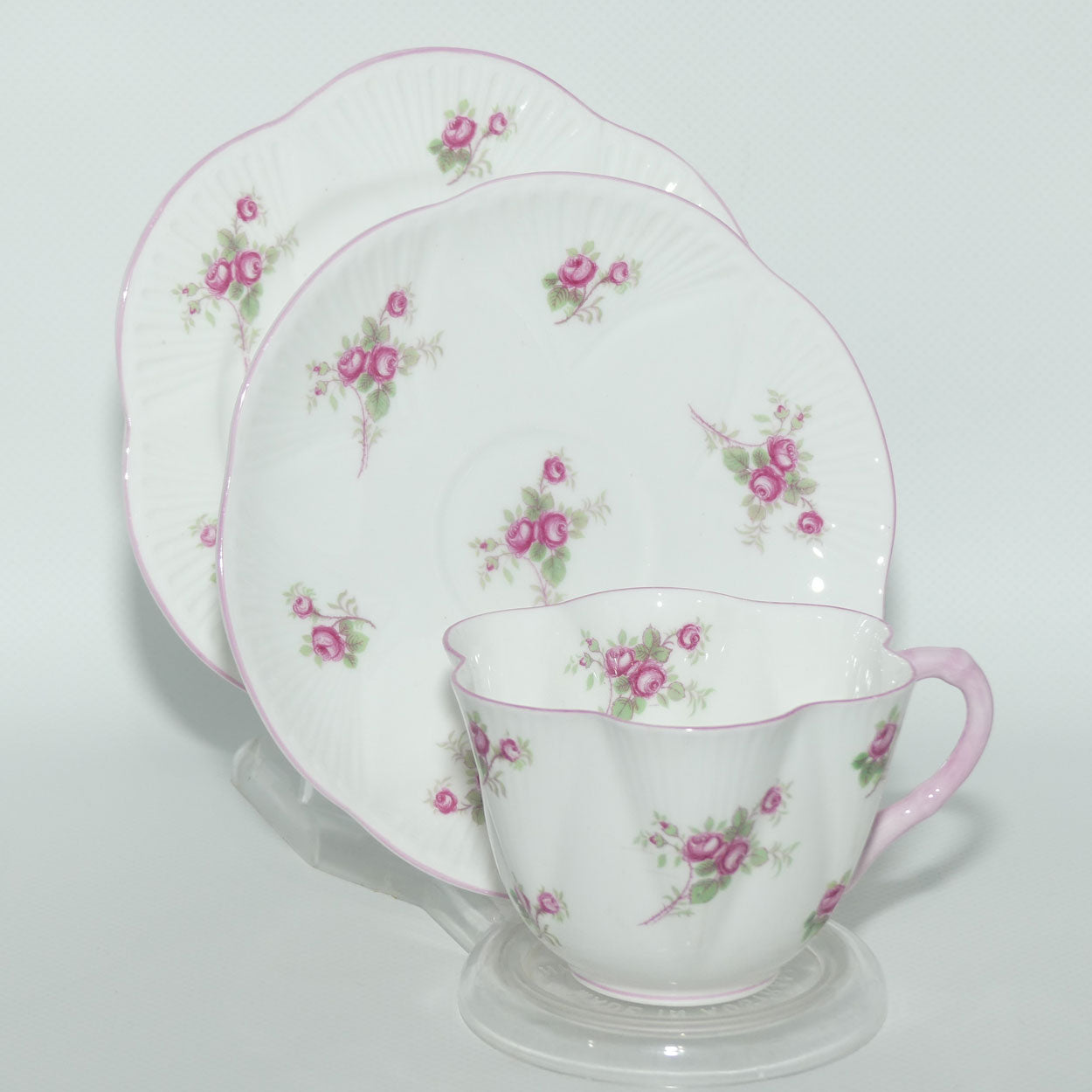 Shelley Dainty shape Bridal Rose trio | Pattern 13545