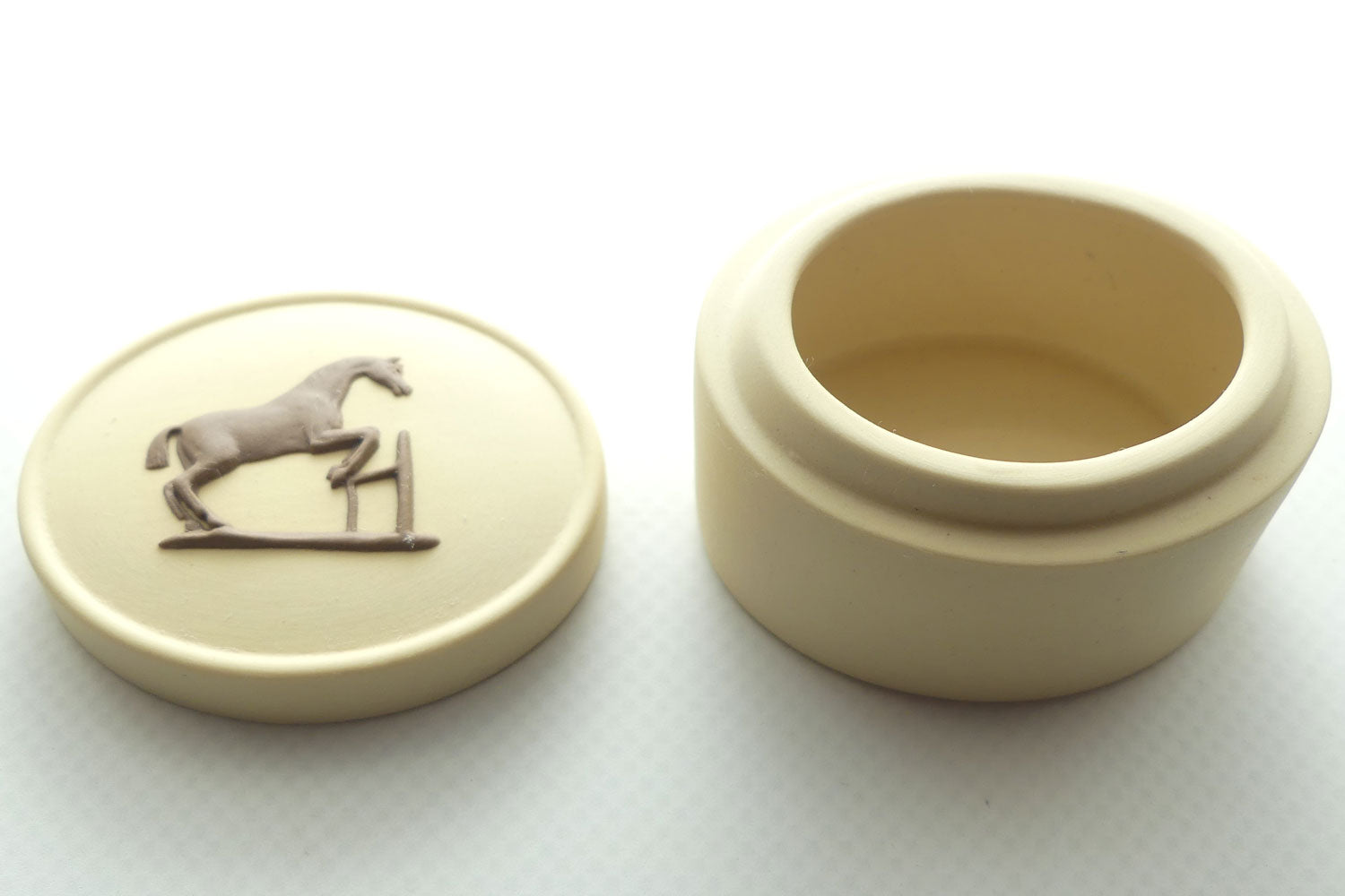 Wedgwood Jasper | Brown on Cane | Stubbs Horses trinket box | #2