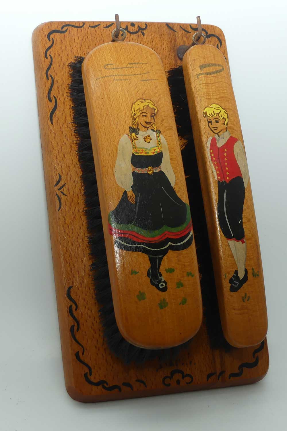 1950s era Dutch Boy and Girl Brush Set