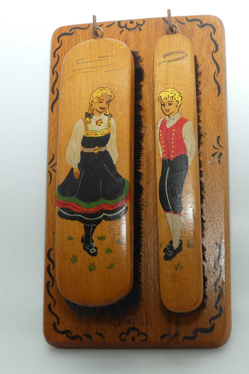 1950s era Dutch Boy and Girl Brush Set