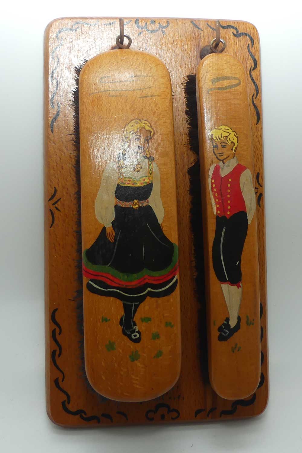 1950s era Dutch Boy and Girl Brush Set