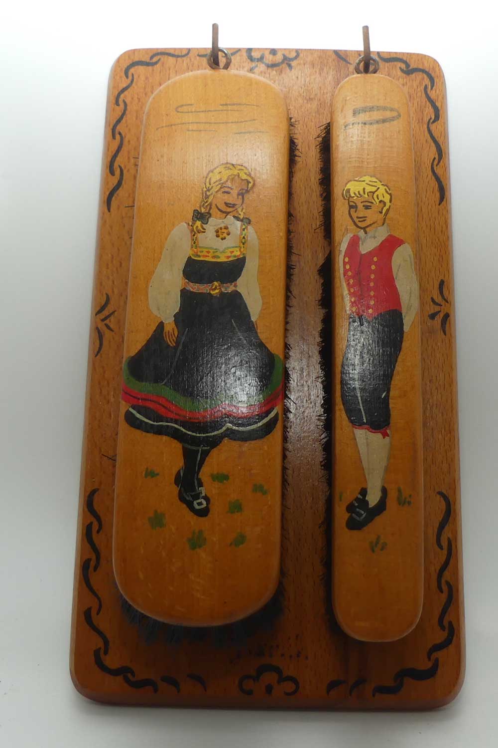 1950s era Dutch Boy and Girl Brush Set