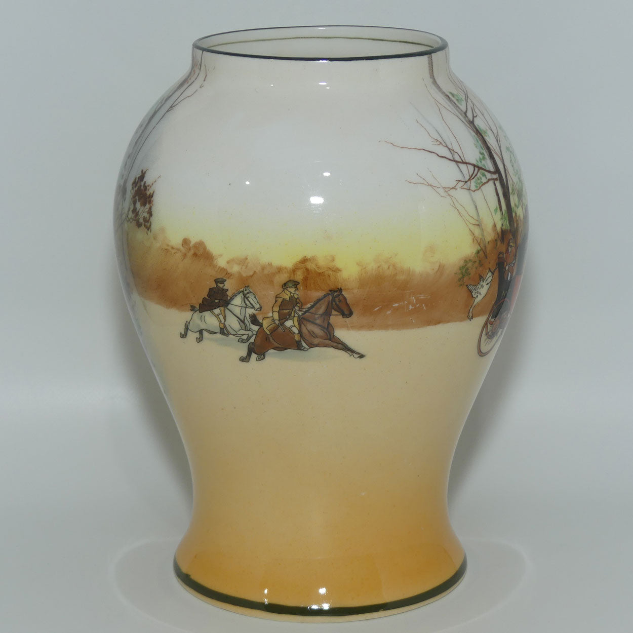 Royal Doulton Coaching Days bulbous vase E3804