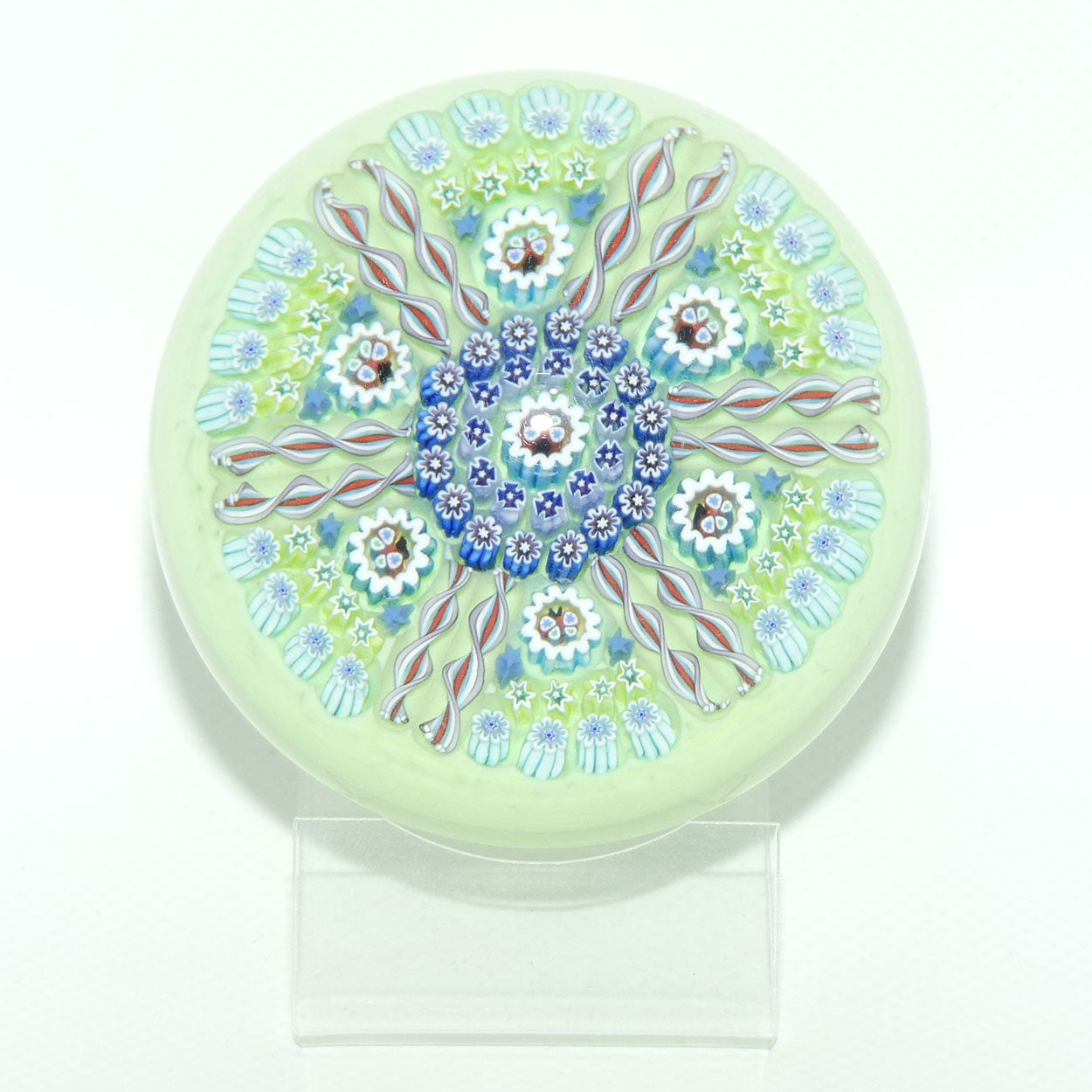 John Deacons Scotland Butterfly Double Spoke Magnum Paperweight | Light Green |