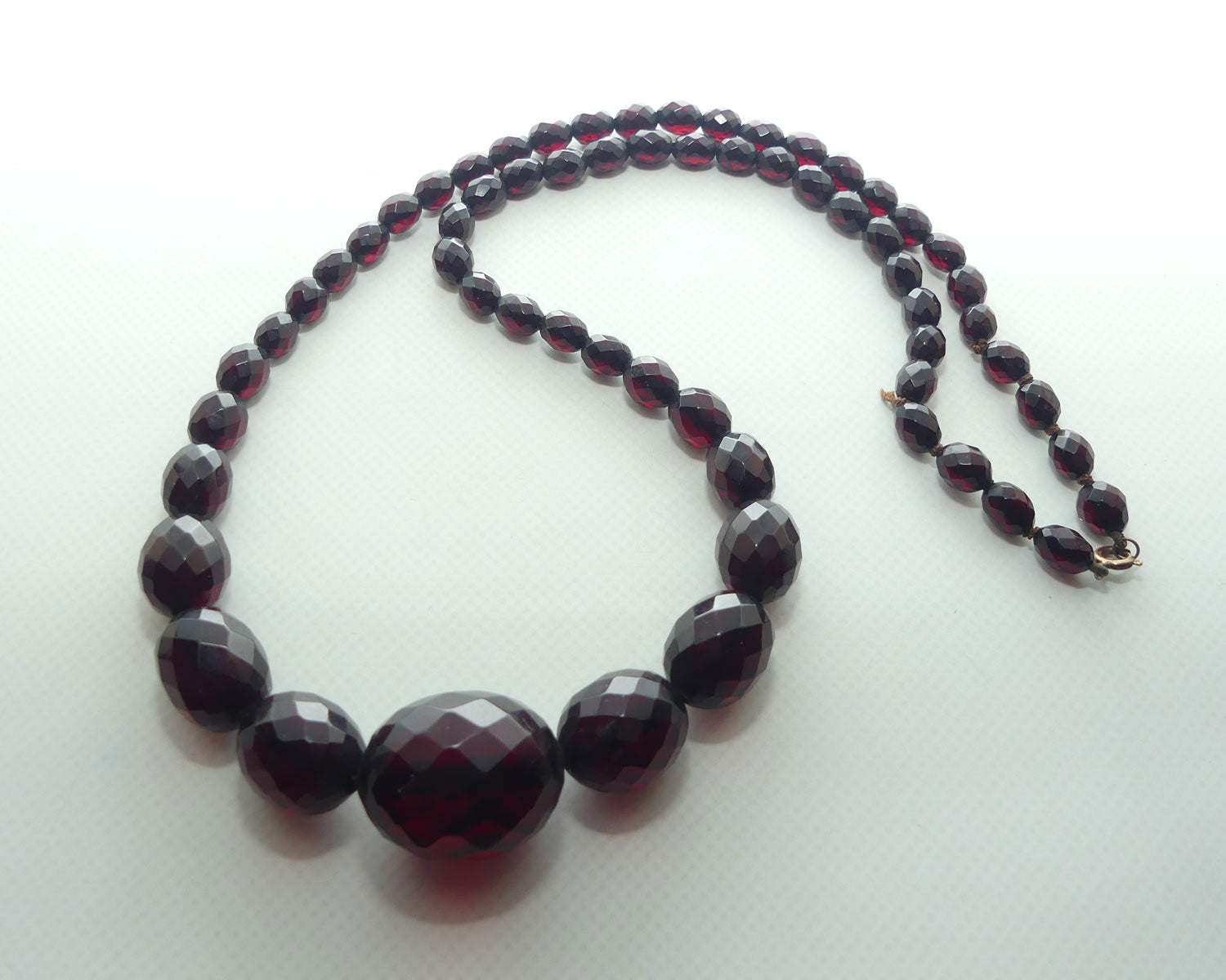 Art Deco Cherry Red Faceted Bakelite Bead Necklace | 76cm total length