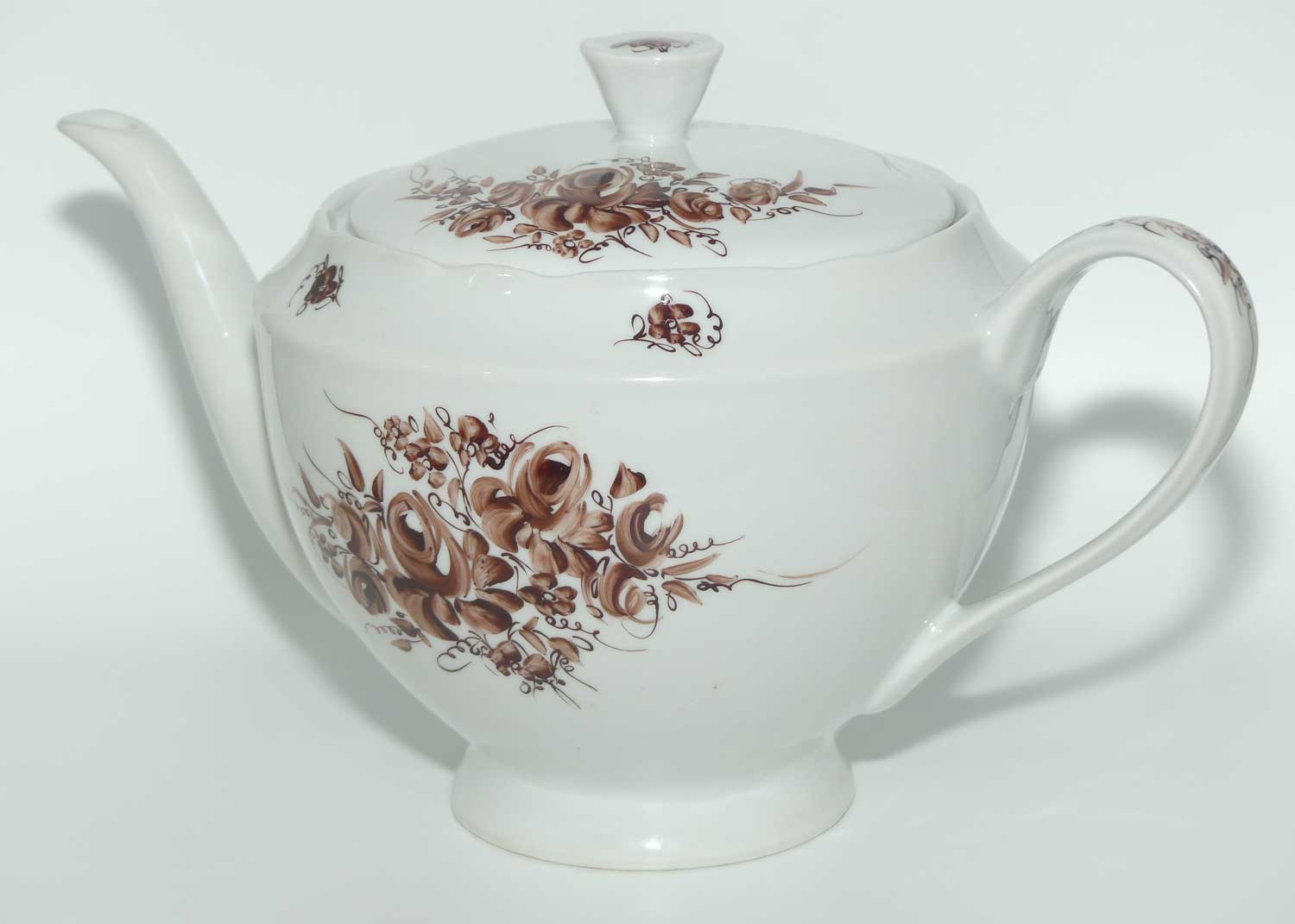 Chielow Poland hand painted tea pot signed Ewie Tomek