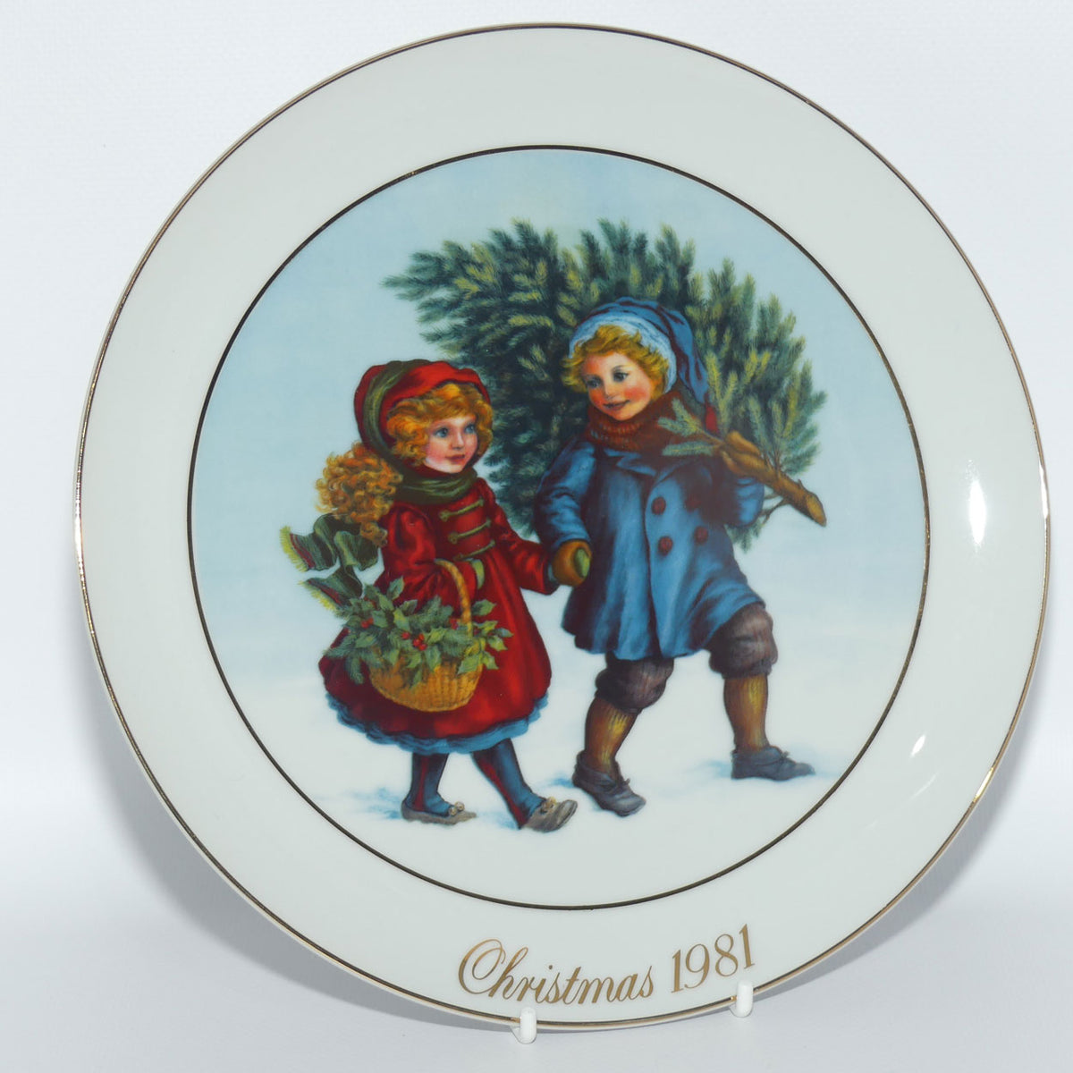 Avon Christmas plate | Christmas 1981 | First Edition | Sharing the Christmas Spirit | boxed