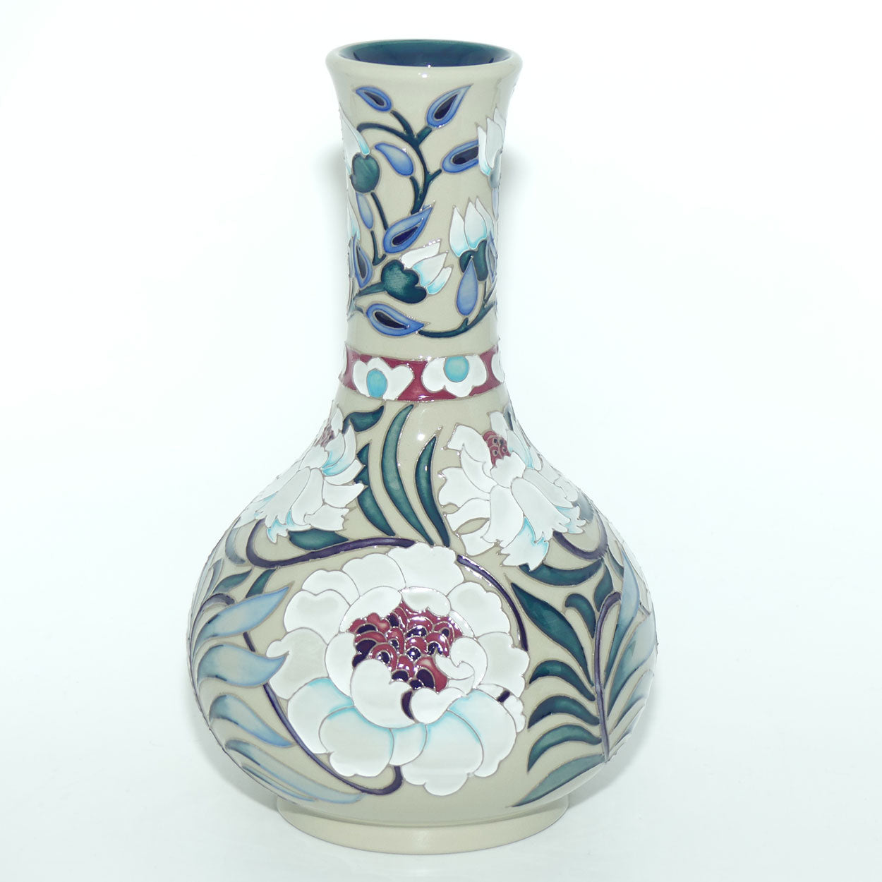 Moorcroft Chrysanthemum Sage 374/9 vase (Ltd Ed)