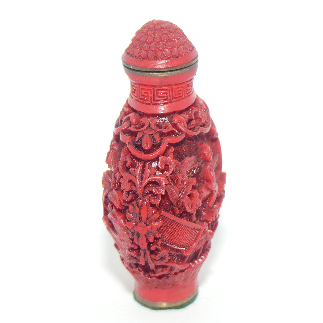 Chinese Cinnabar round shape snuff bottle | House on the Lake scene