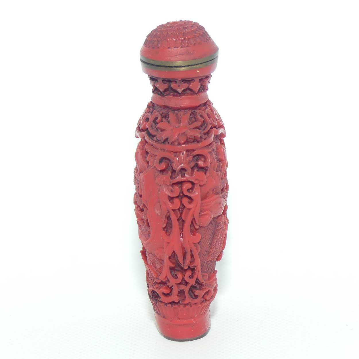 Small Cinnabar tapering shape snuff bottle | House on the Lake scene