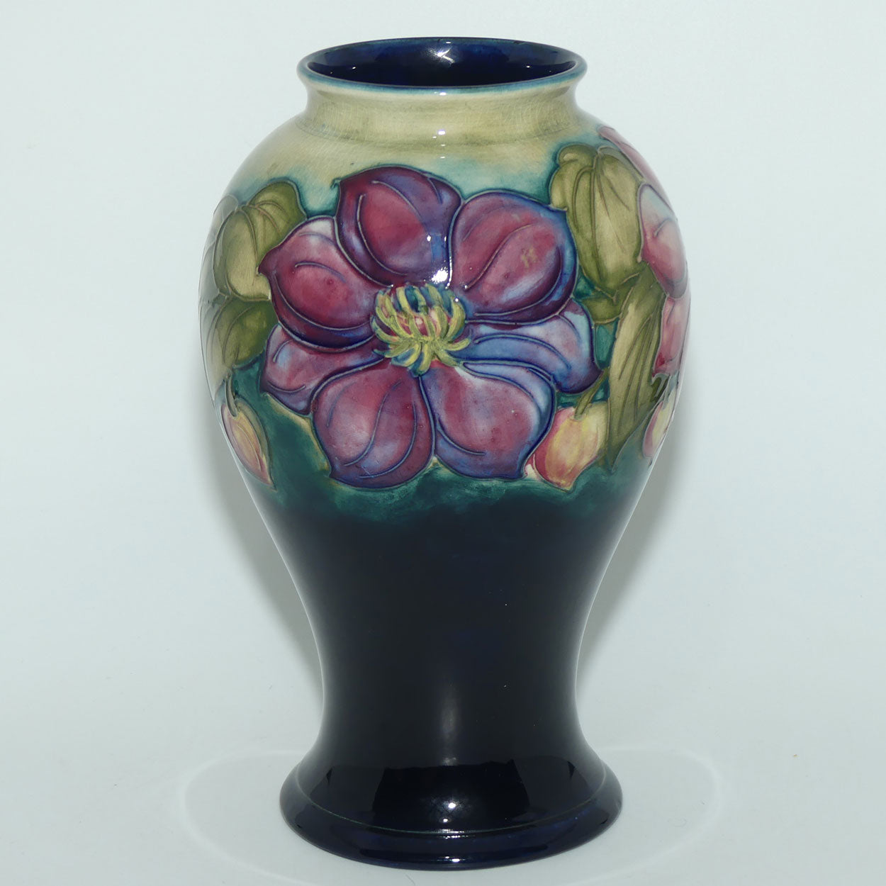 Walter Moorcroft Clematis (Blue) 65/9 vase