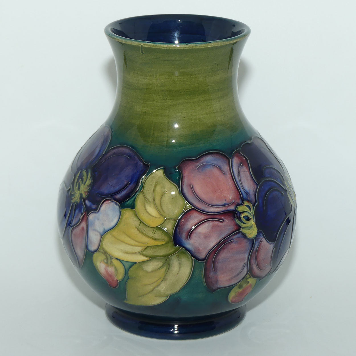 Walter Moorcroft Clematis (Green) 869/9 vase