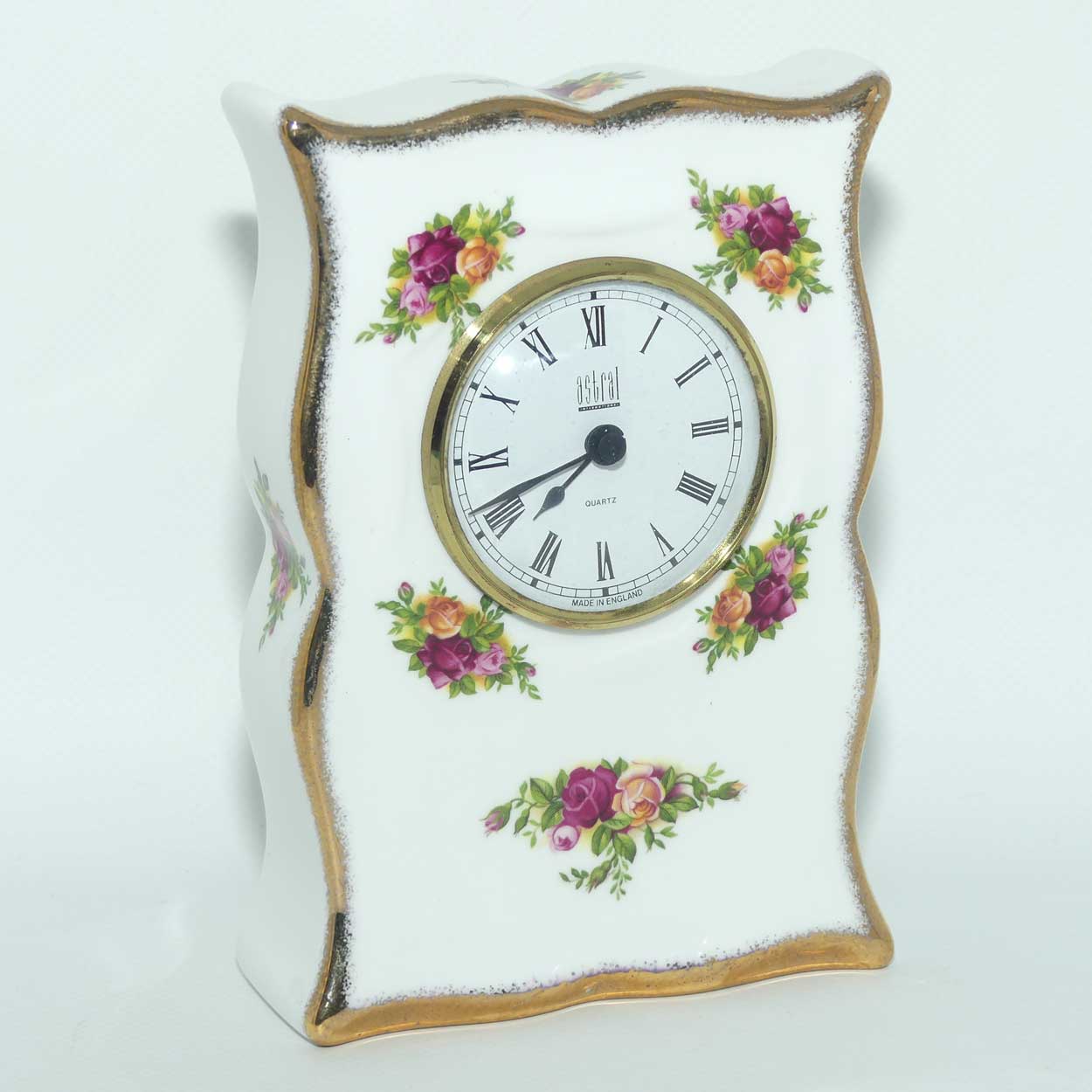 Royal Albert Bone China England Old Country Roses clock | © 1962 Royal Albert backstamp