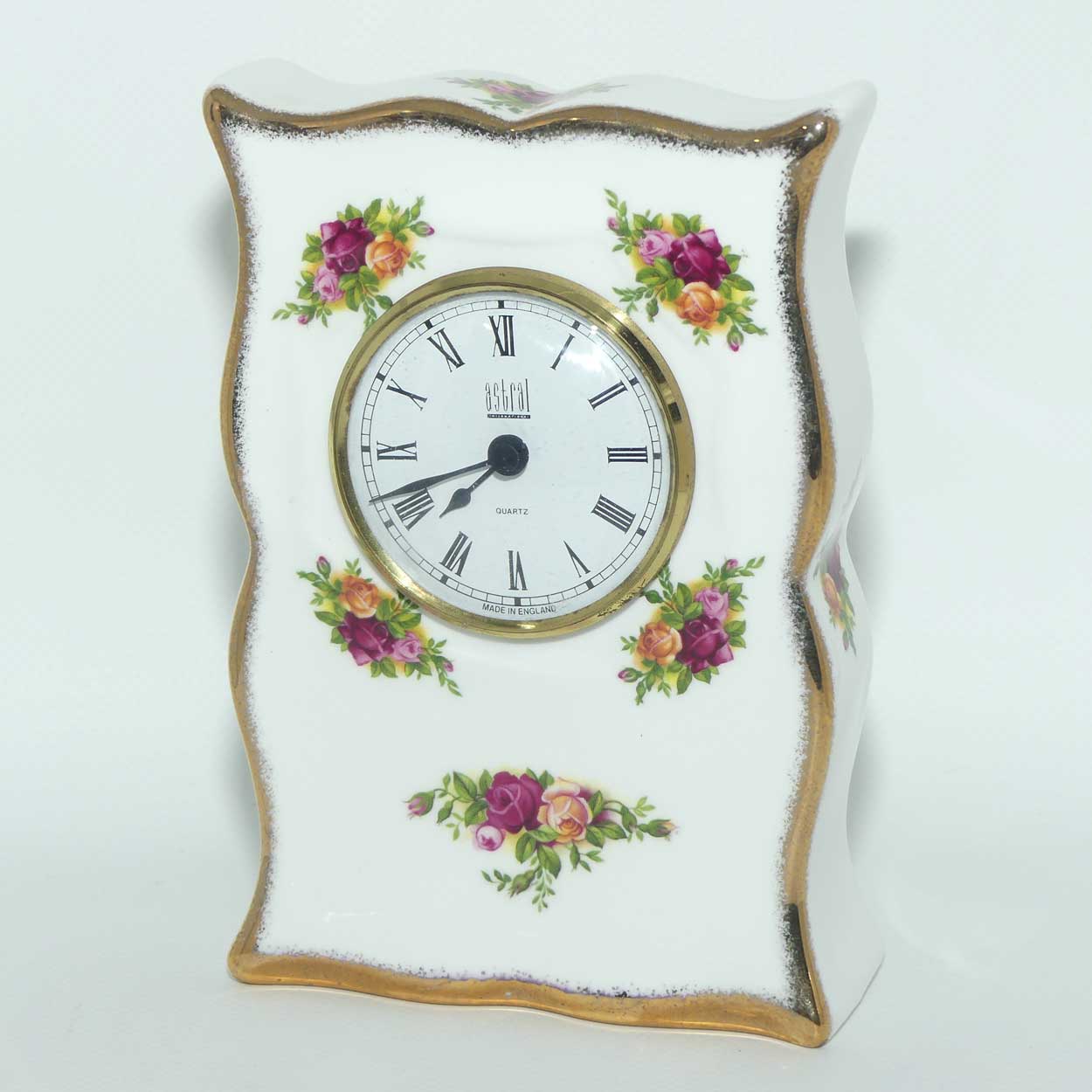 Royal Albert Bone China England Old Country Roses clock | © 1962 Royal Albert backstamp