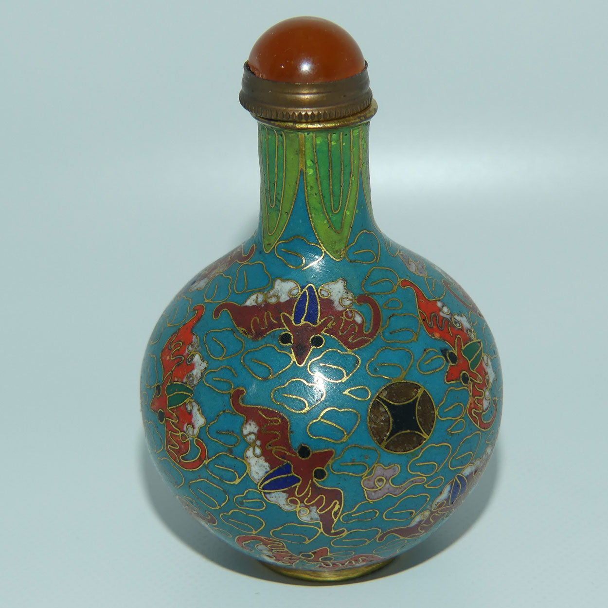 Chinese Cloisonne snuff bottle | Bat decoration