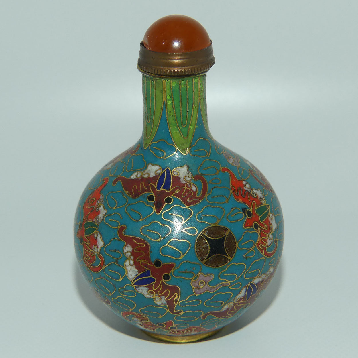 Chinese Cloisonne snuff bottle | Bat decoration