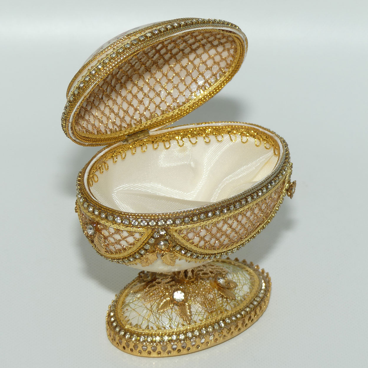 Creative Egg Casket by Brin Jones | Australia | Australian Coat of Arms