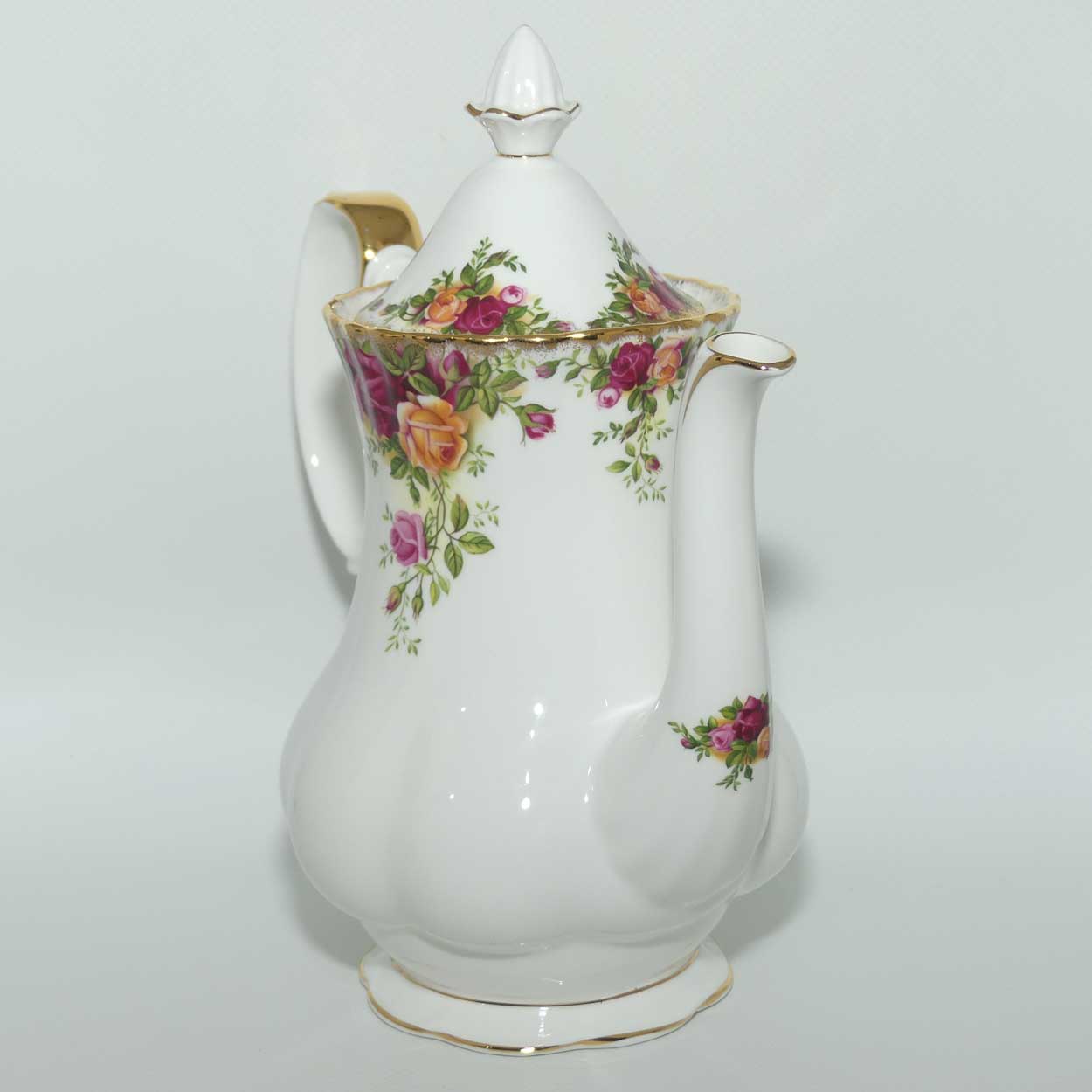 Royal Albert Bone China England Old Country Roses coffee pot | © 1962 Royal Albert Ltd backstamp