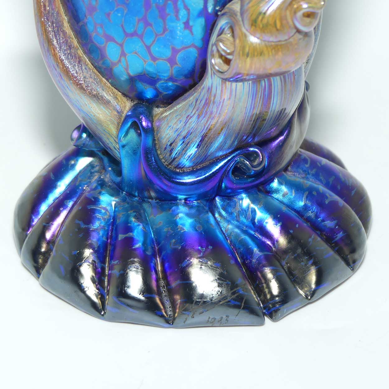 Exceptional Colin Heaney Iridescent Art Glass vase | 33cm