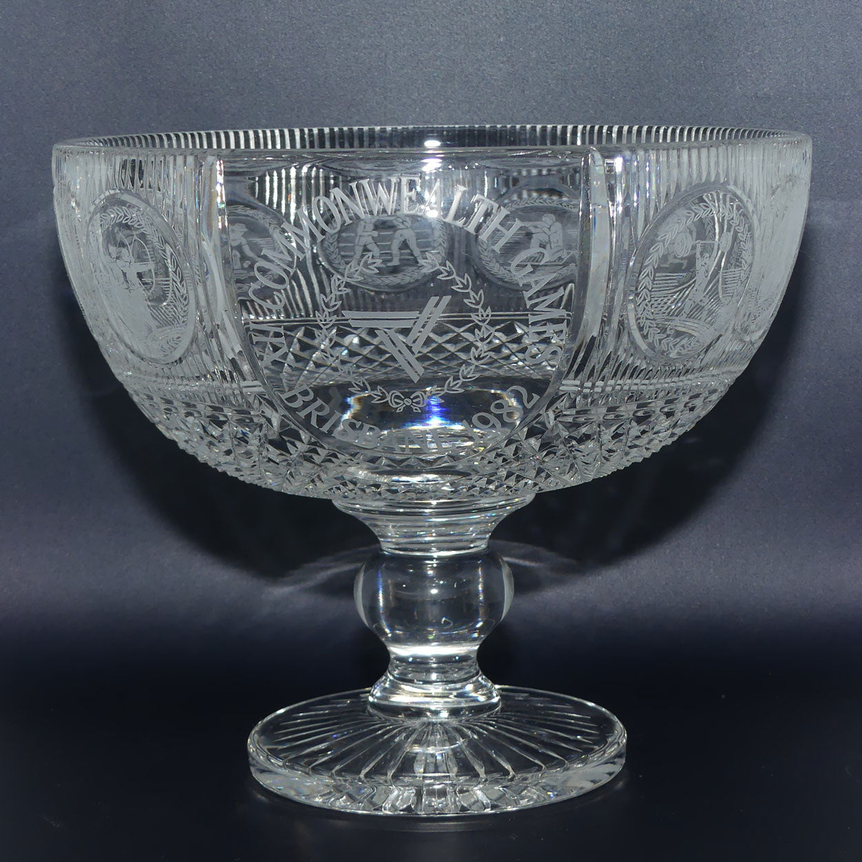 Stuart Crystal England | Commonwealth Games Brisbane 1982 pedestal fruit bowl