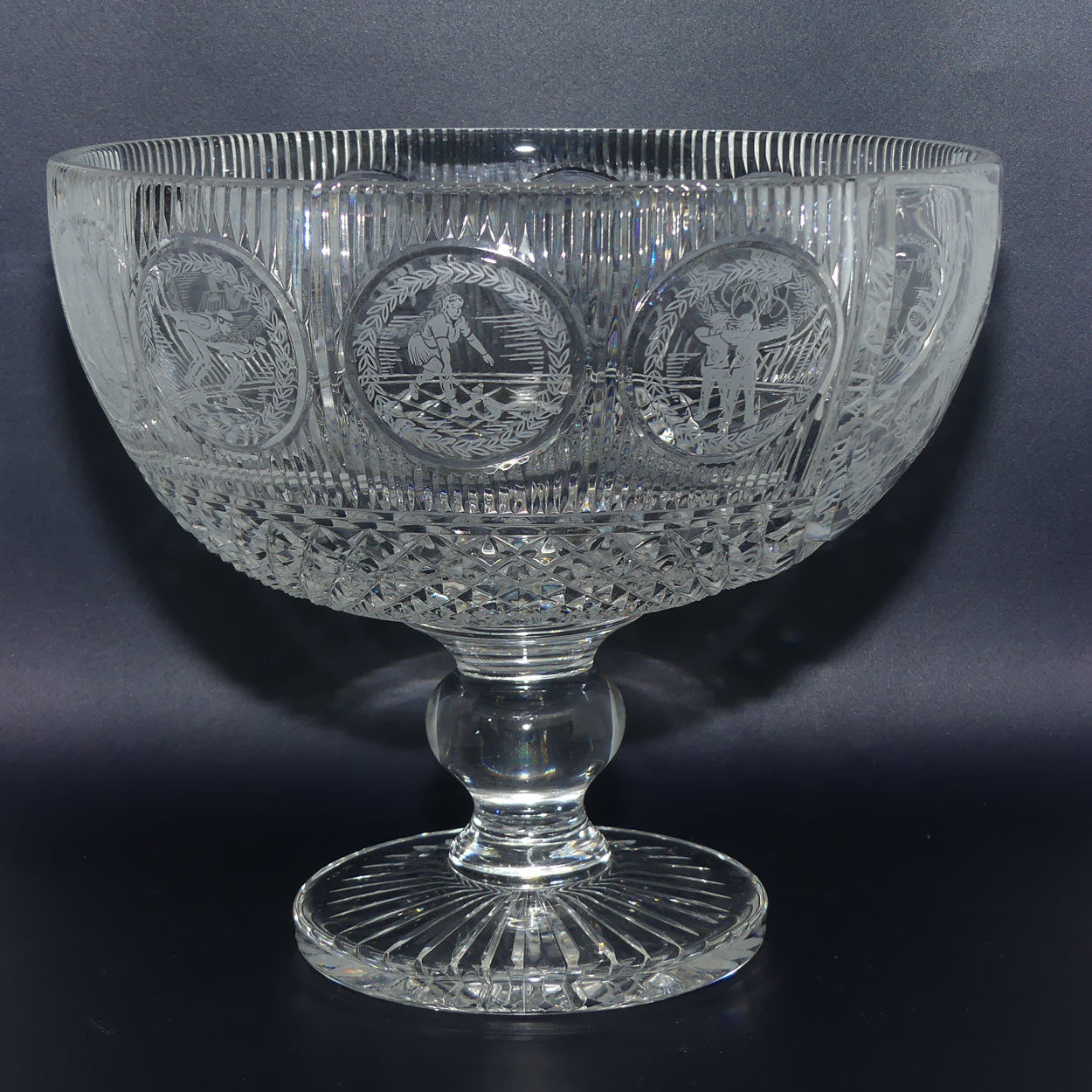 Stuart Crystal England | Commonwealth Games Brisbane 1982 pedestal fruit bowl