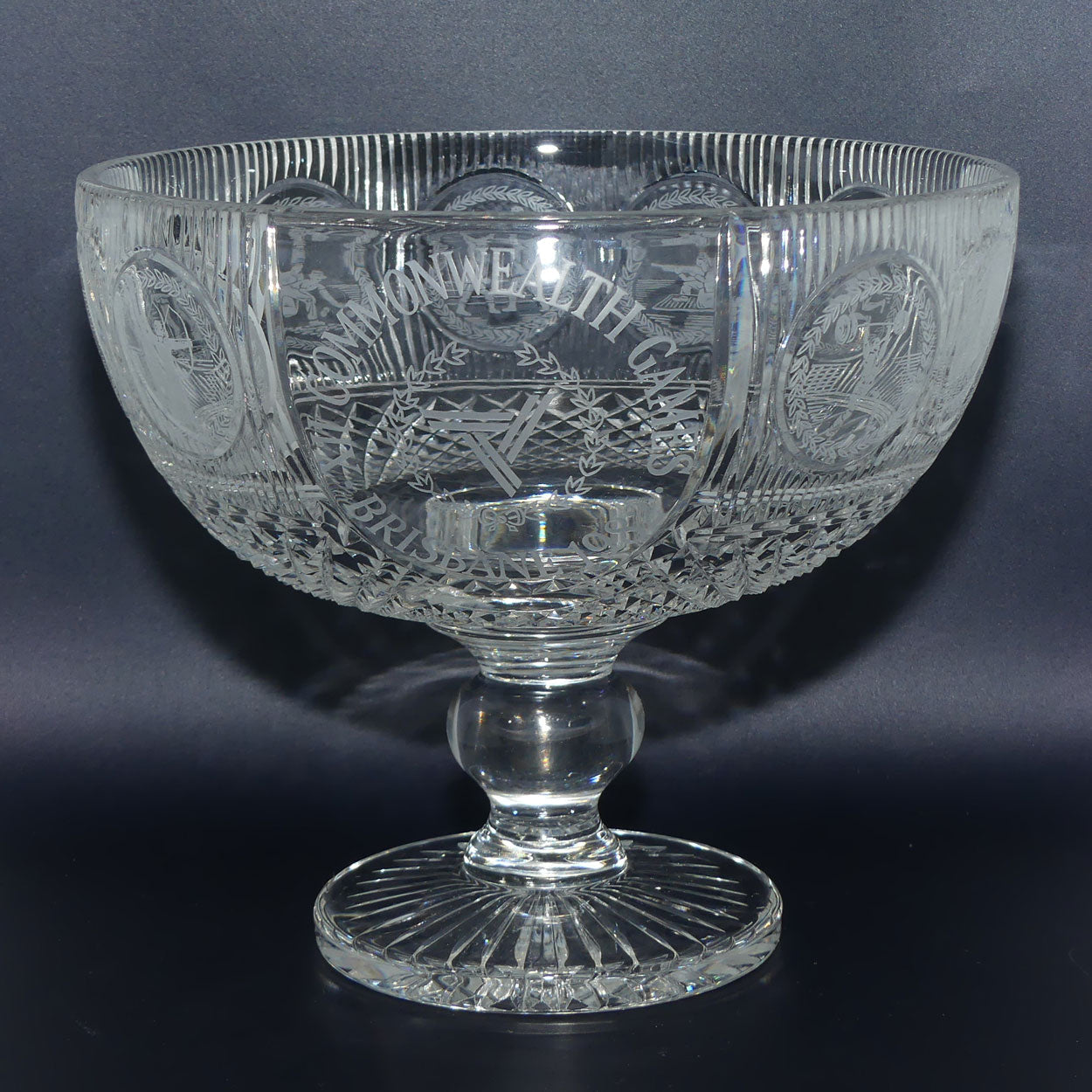Stuart Crystal England | Commonwealth Games Brisbane 1982 pedestal fruit bowl