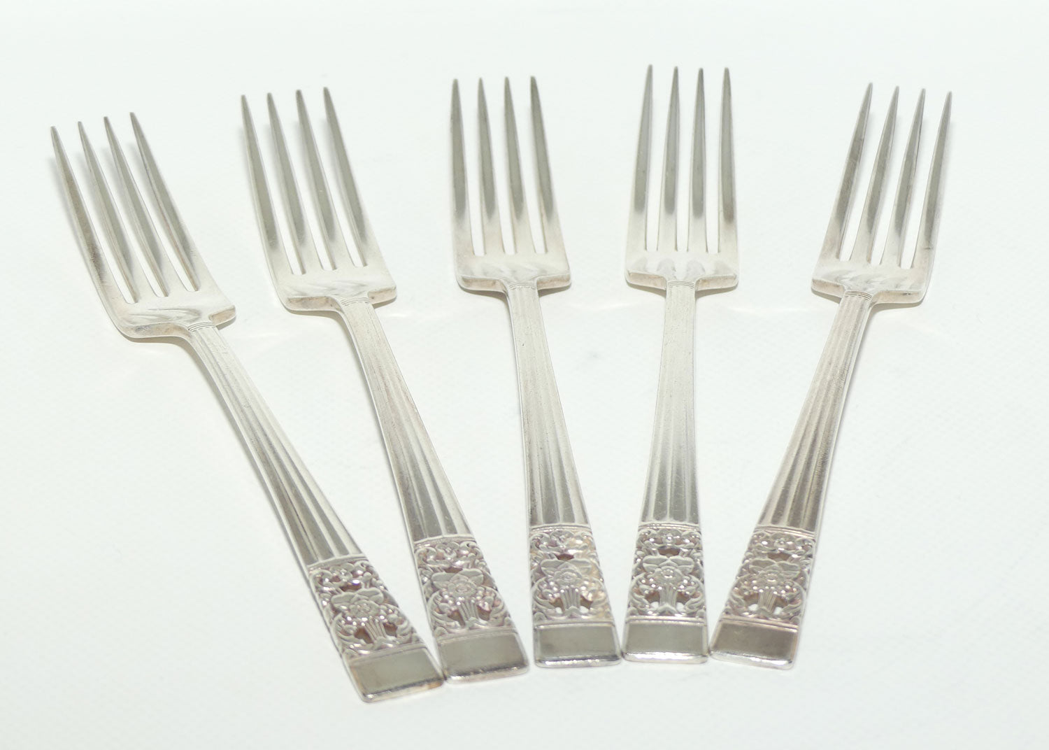 Set of 5 Oneida Community Plate forks | HAMPTON COURT pattern | 19cm long