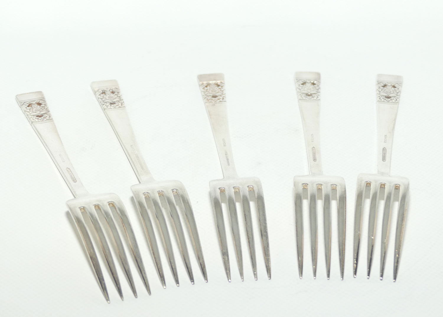 Set of 5 Oneida Community Plate forks | HAMPTON COURT pattern | 19cm long