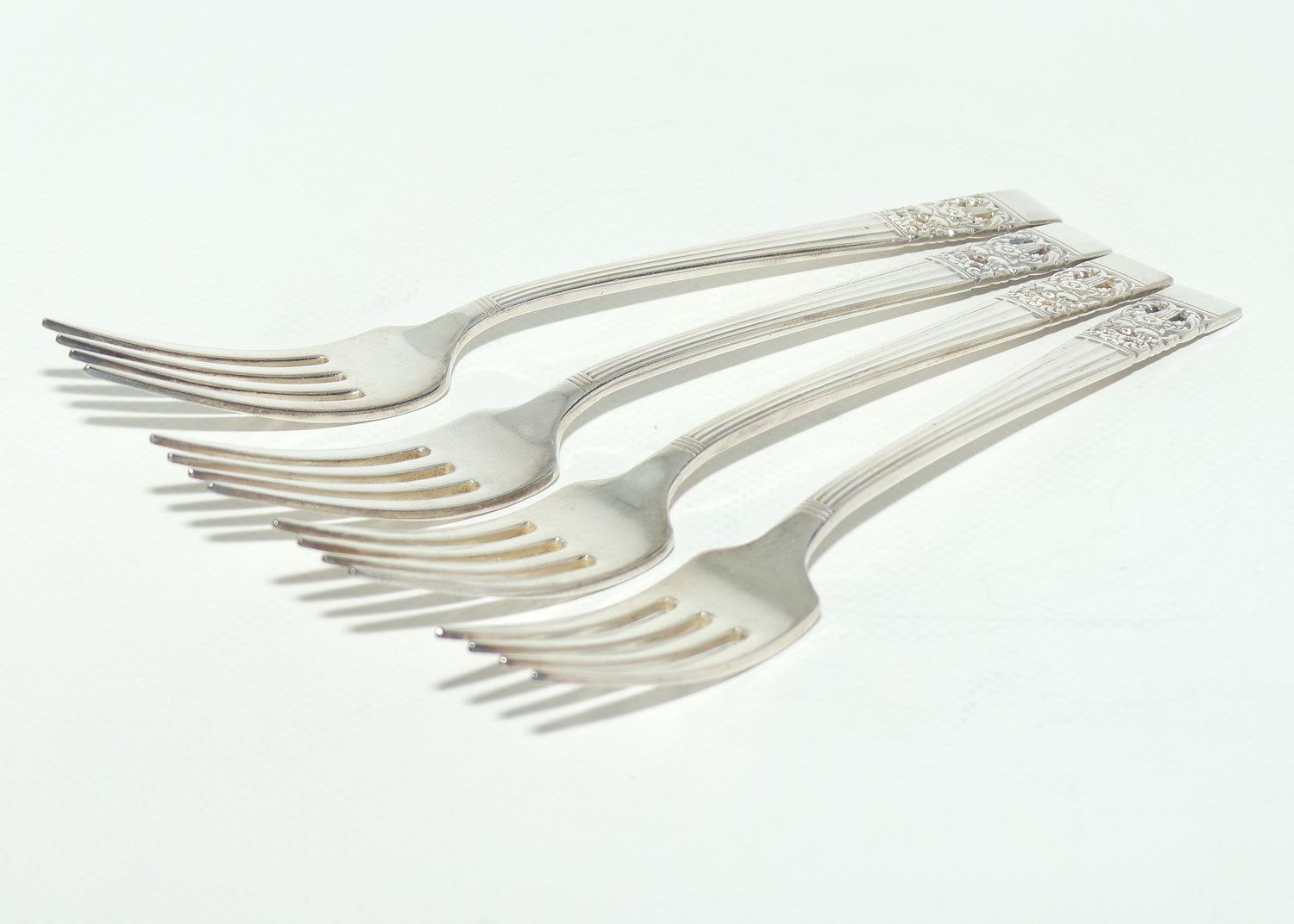 Set of 4 Oneida Community Plate forks | HAMPTON COURT pattern | 18cm long
