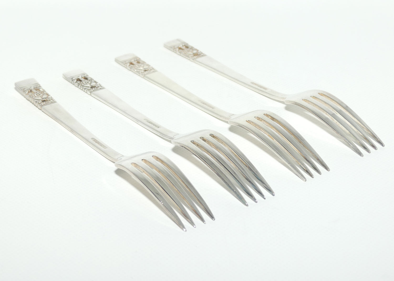 Oneida Community Plate set of 4 forks | HAMPTON COURT pattern | 18cm long