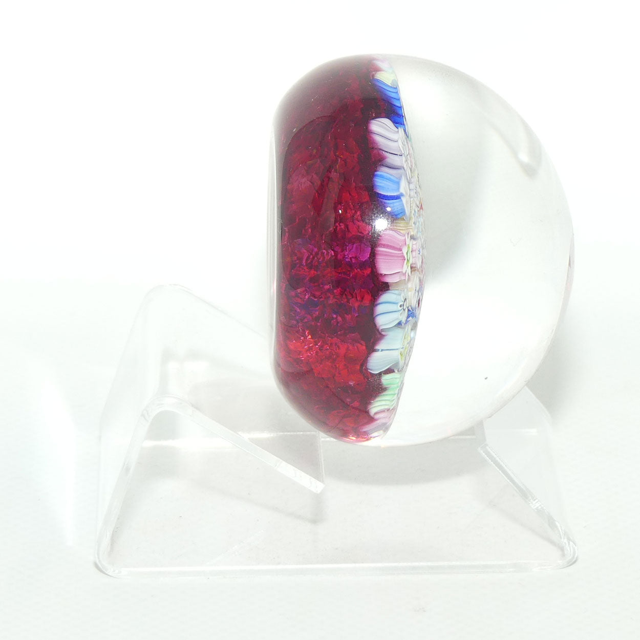 John Deacons Scotland Complex Closepack Medium paperweight | Cranberry