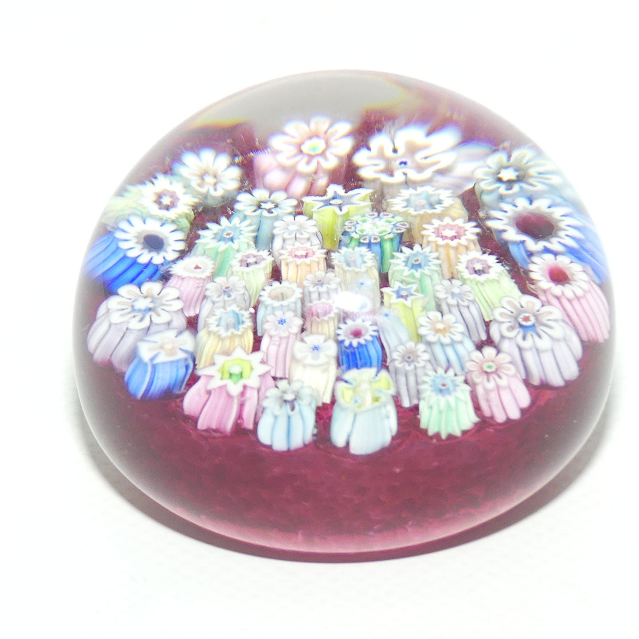 John Deacons Scotland Complex Closepack Medium paperweight | Cranberry