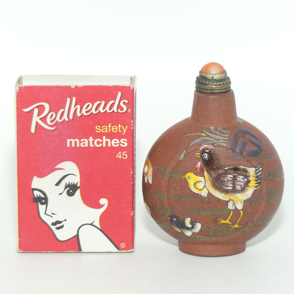 Chinese Terracotta and finely Enamelled Snuff Bottle | Red stone stopper | Chickens