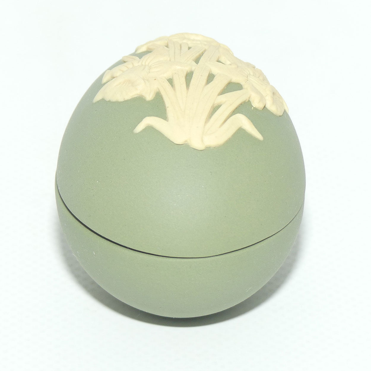 Wedgwood Jasper | Primrose on Green | Daffodil Egg shape trinket box