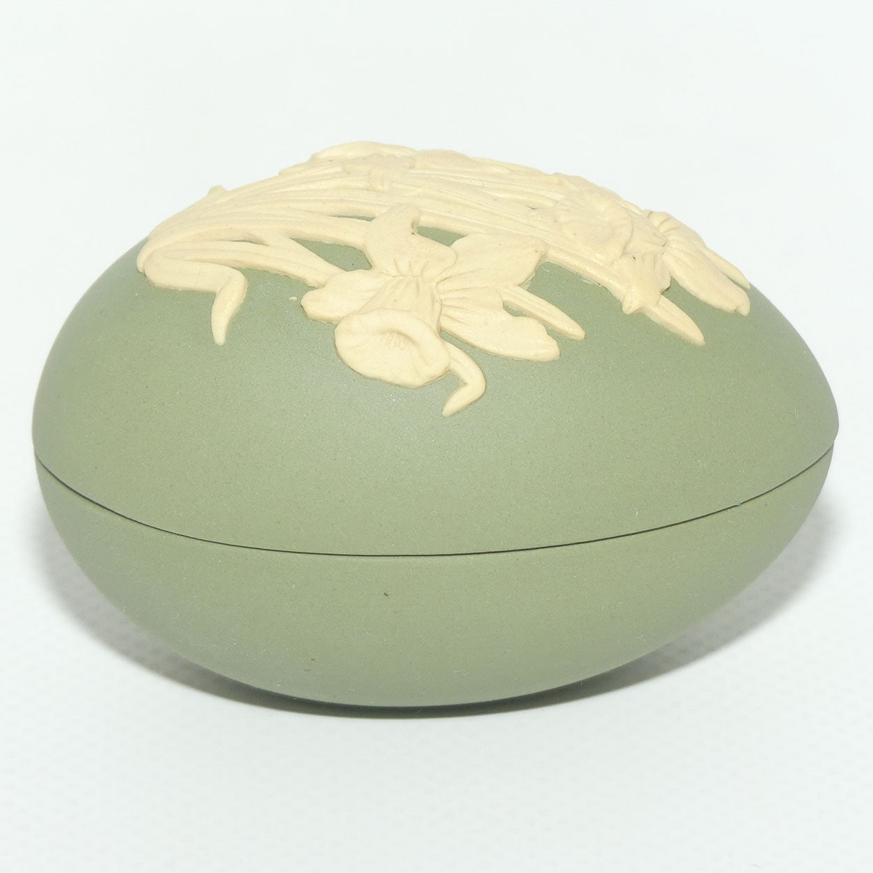 Wedgwood Jasper | Primrose on Green | Daffodil Egg shape trinket box