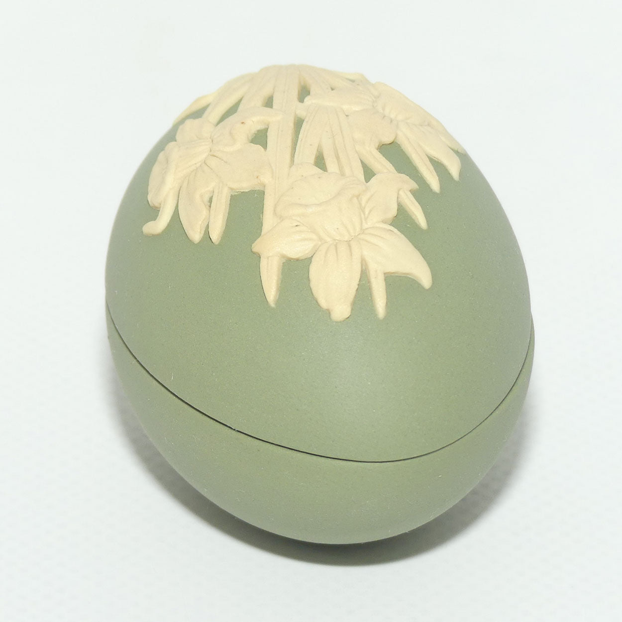 Wedgwood Jasper | Primrose on Green | Daffodil Egg shape trinket box