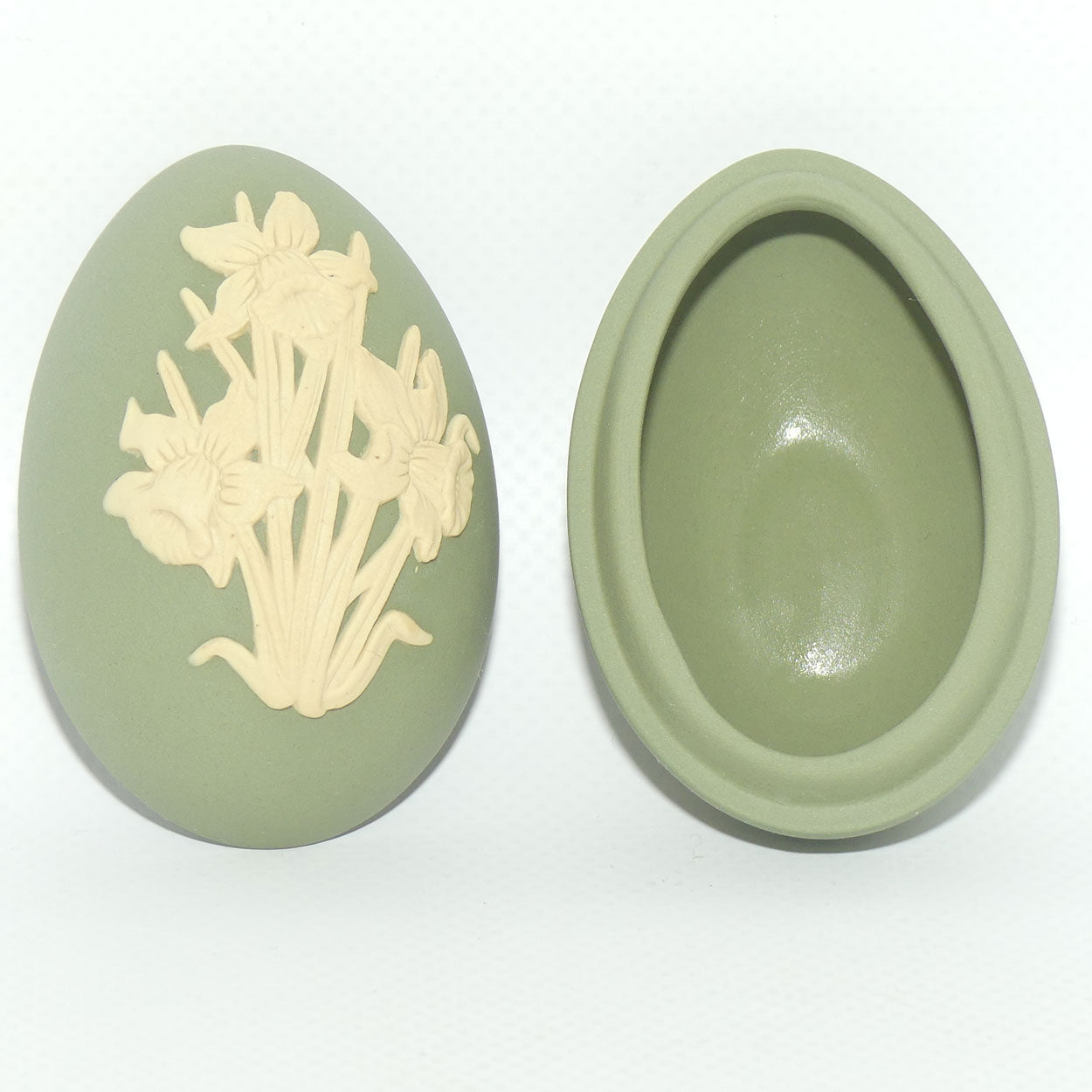 Wedgwood Jasper | Primrose on Green | Daffodil Egg shape trinket box