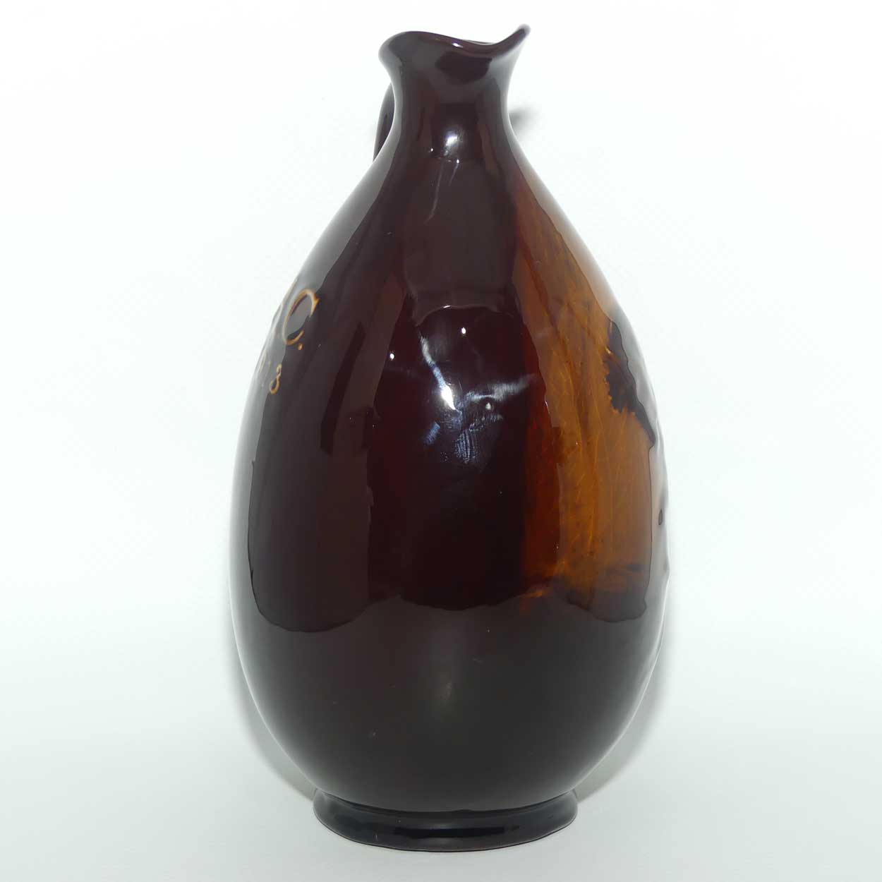 Royal Doulton Kingsware Crusader flask | Claymore Scotch Whisky