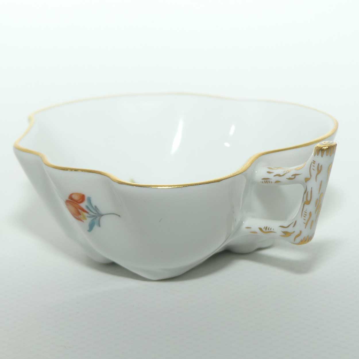 Meissen unusual shape cup | Underside with floral embossing | 040970/426