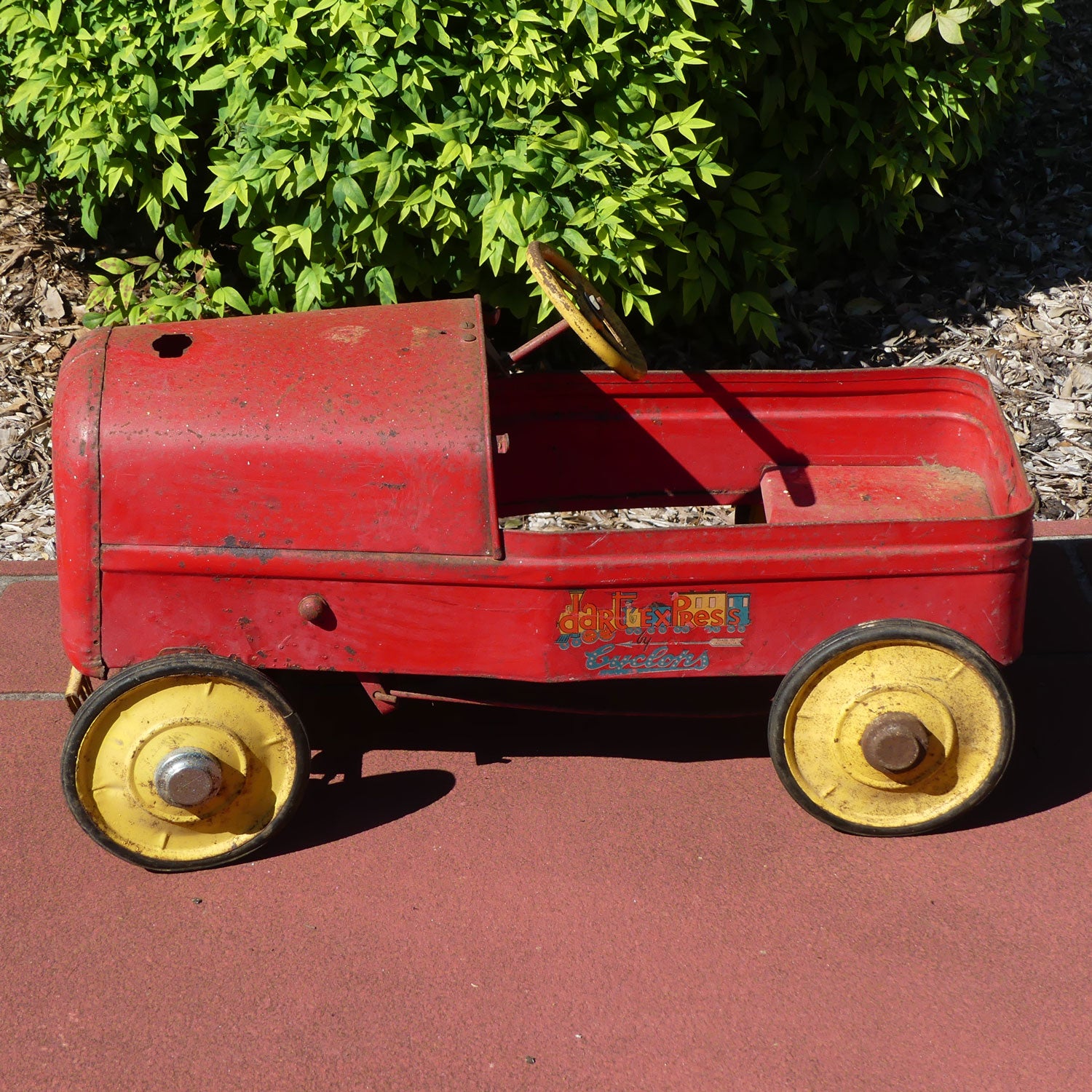 Cyclops Dart Express Pedal Car