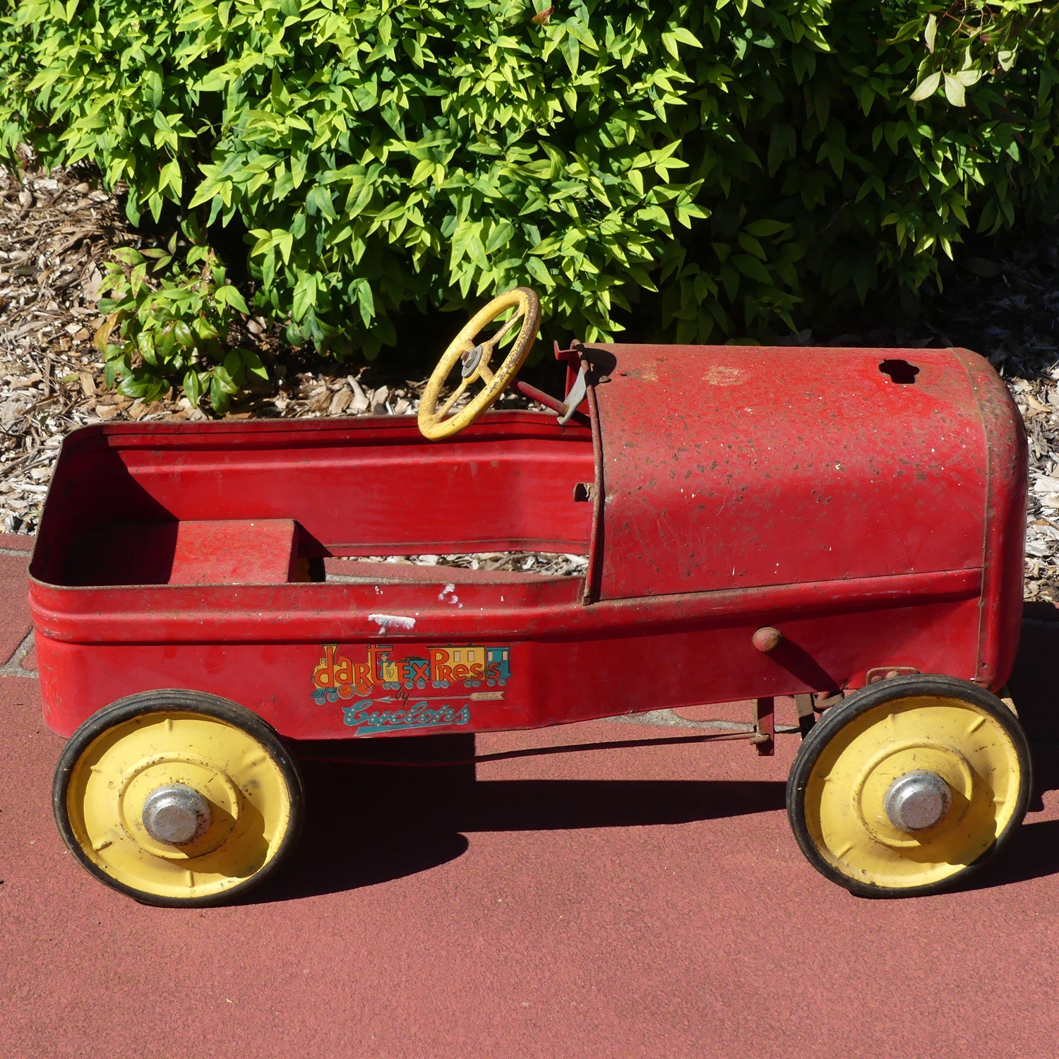 Cyclops Dart Express Pedal Car