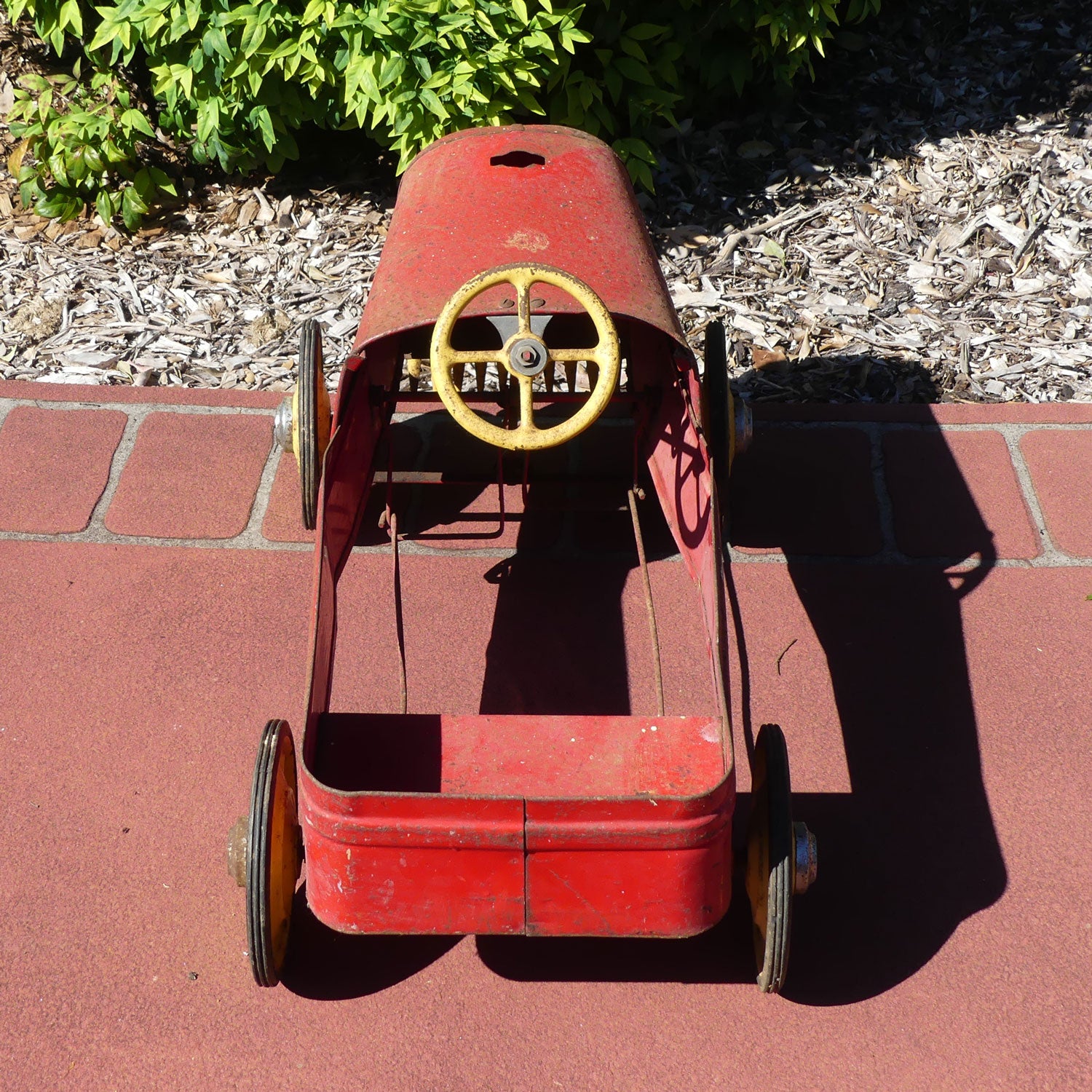 Cyclops Dart Express Pedal Car