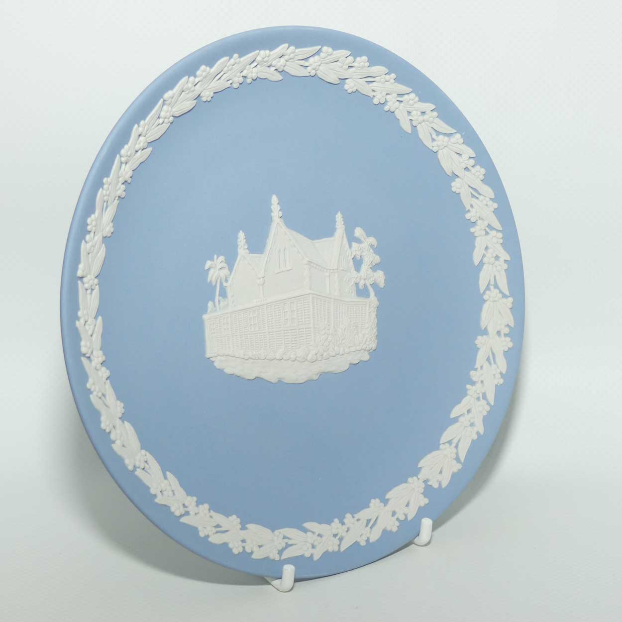 Wedgwood Jasper | Australian Capital Cities | White on Pale Blue | Darwin plate | 16.5cm | box + Cert