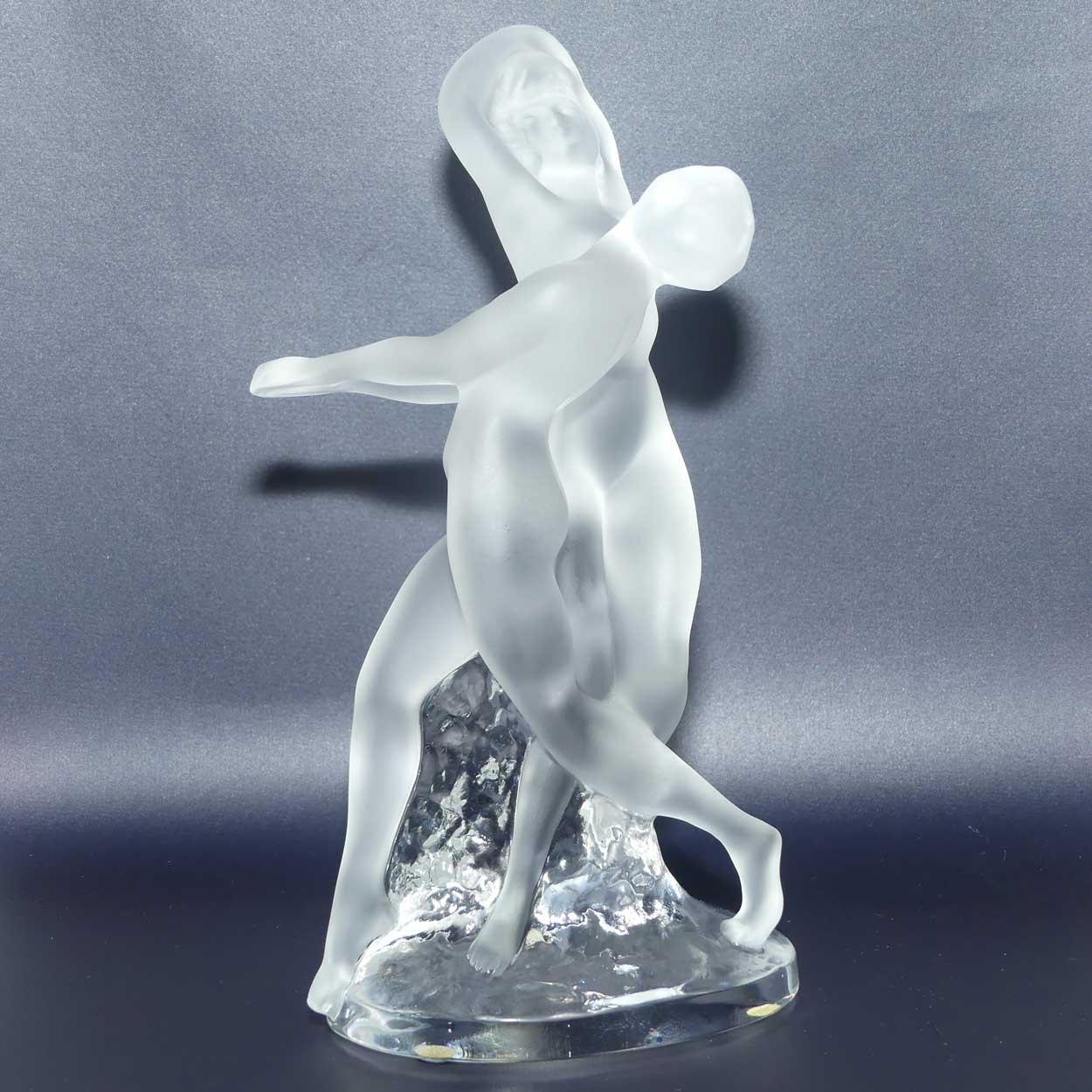 Lalique France Frosted figure group | Two Dancers | Deux Danseuses